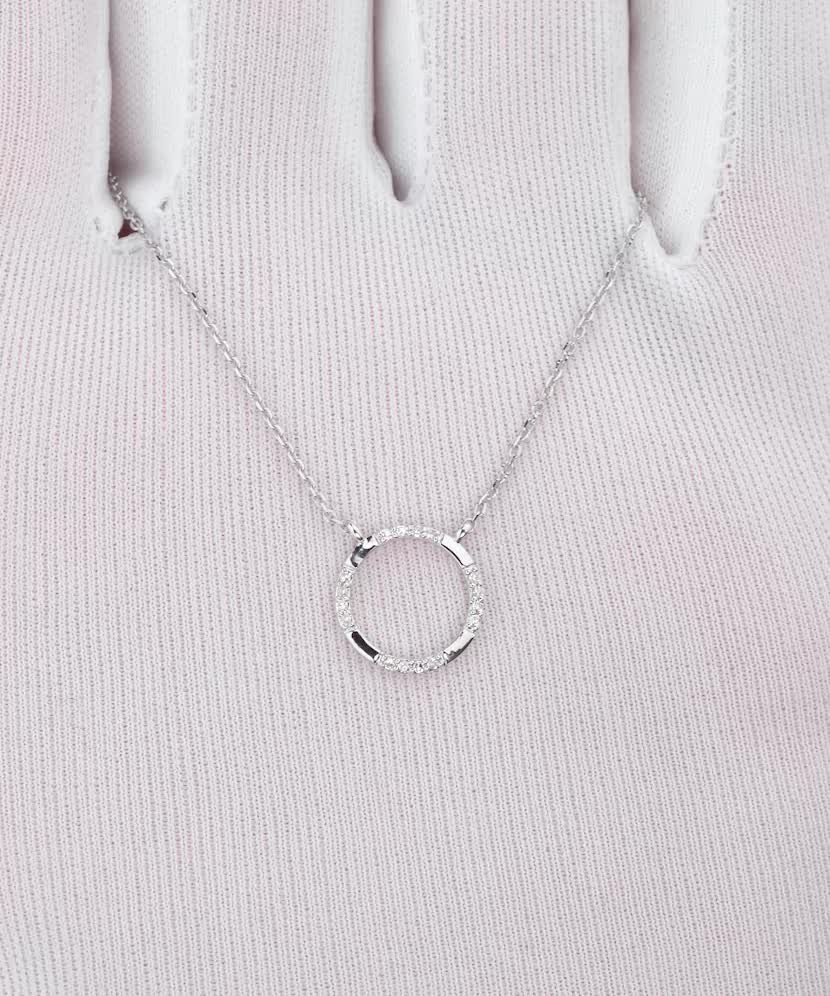 White gold chain with diamond pendant