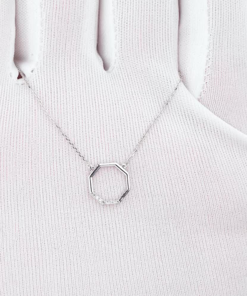White gold chain with diamond pendant