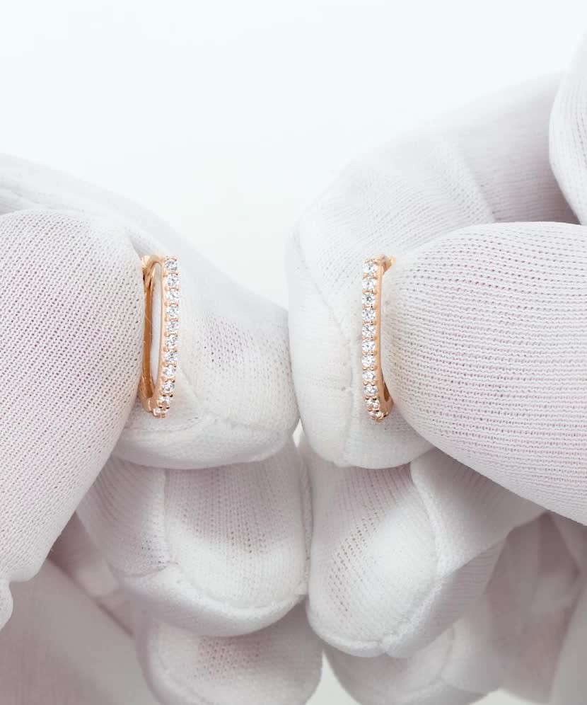 Gold earrings with zircons