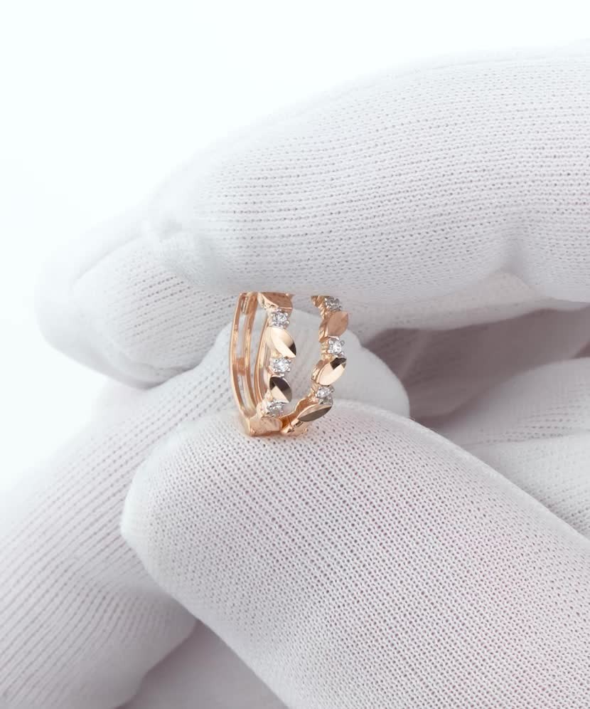 Gold earrings with zircons