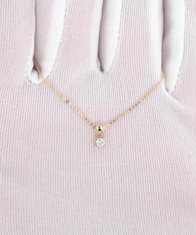 Yellow Gold chain with diamond pendant