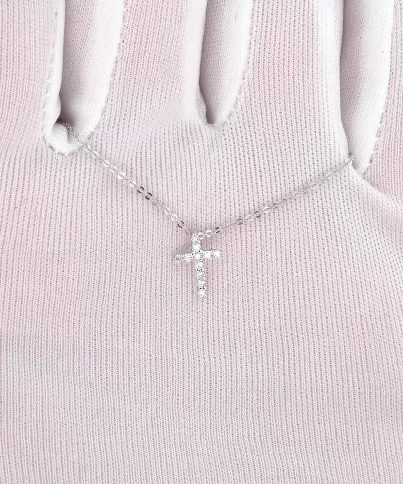 Valkokultaketju timanttiriipuksella