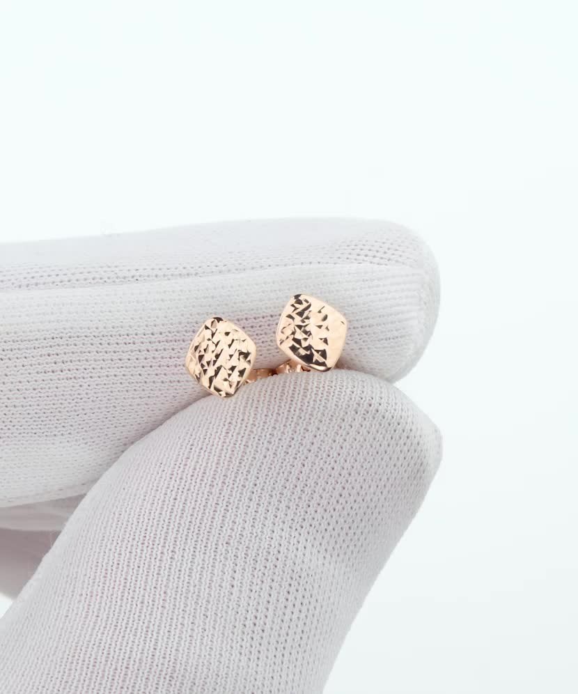 Kultaiset korvakorut