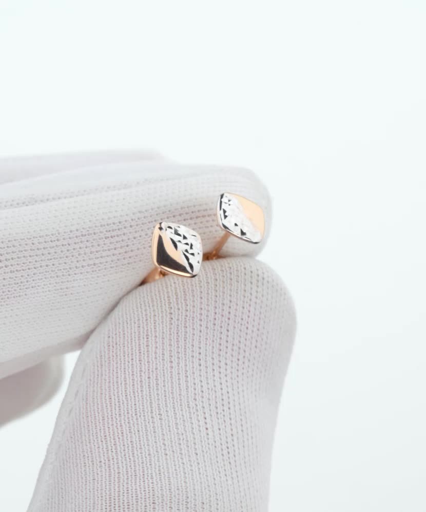 Kultaiset korvakorut