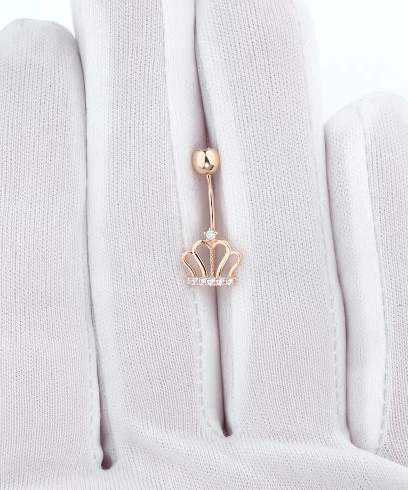 Kultainen napasormus zirkoneilla