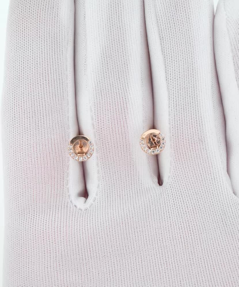 Gold earrings with zircons