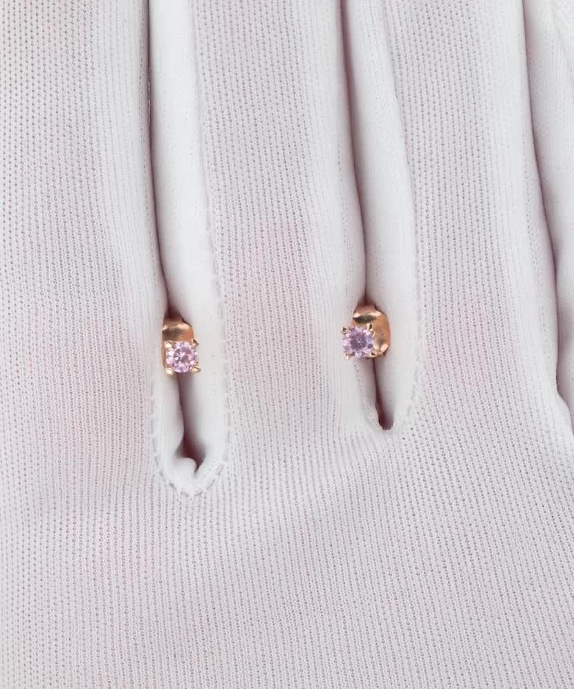 Gold earrings with zircons