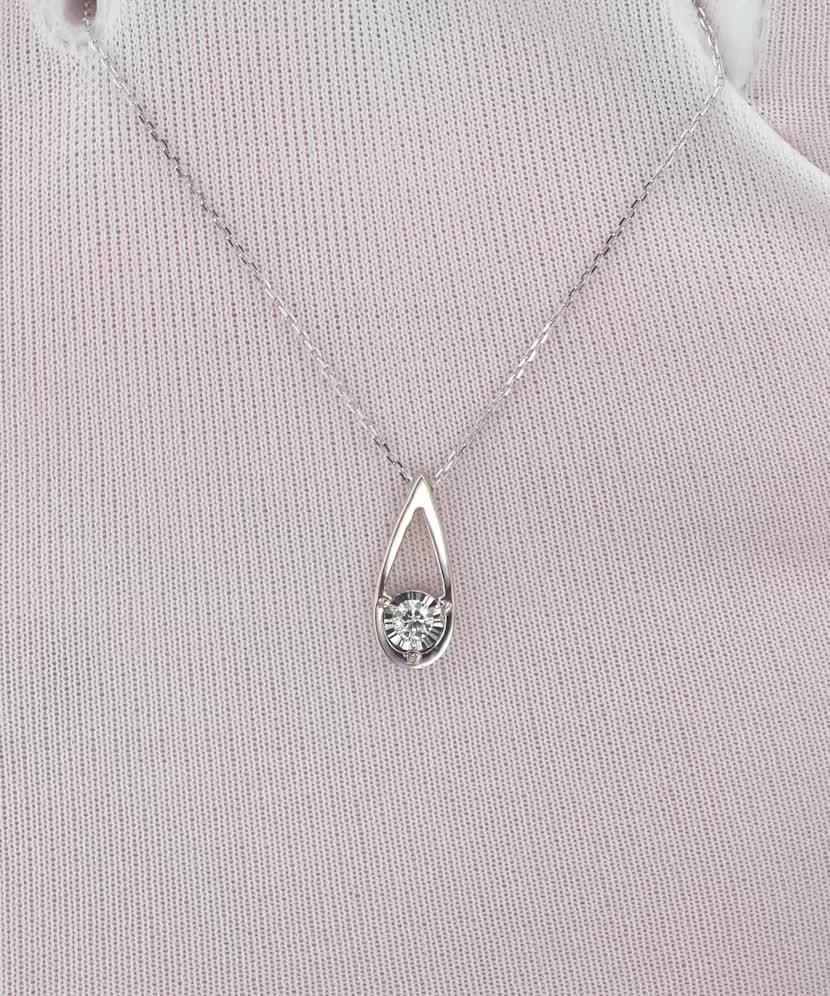 White Gold chain with diamond pendant