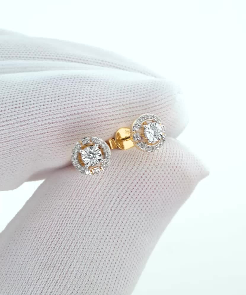 Yellow Gold earrings with diamonds