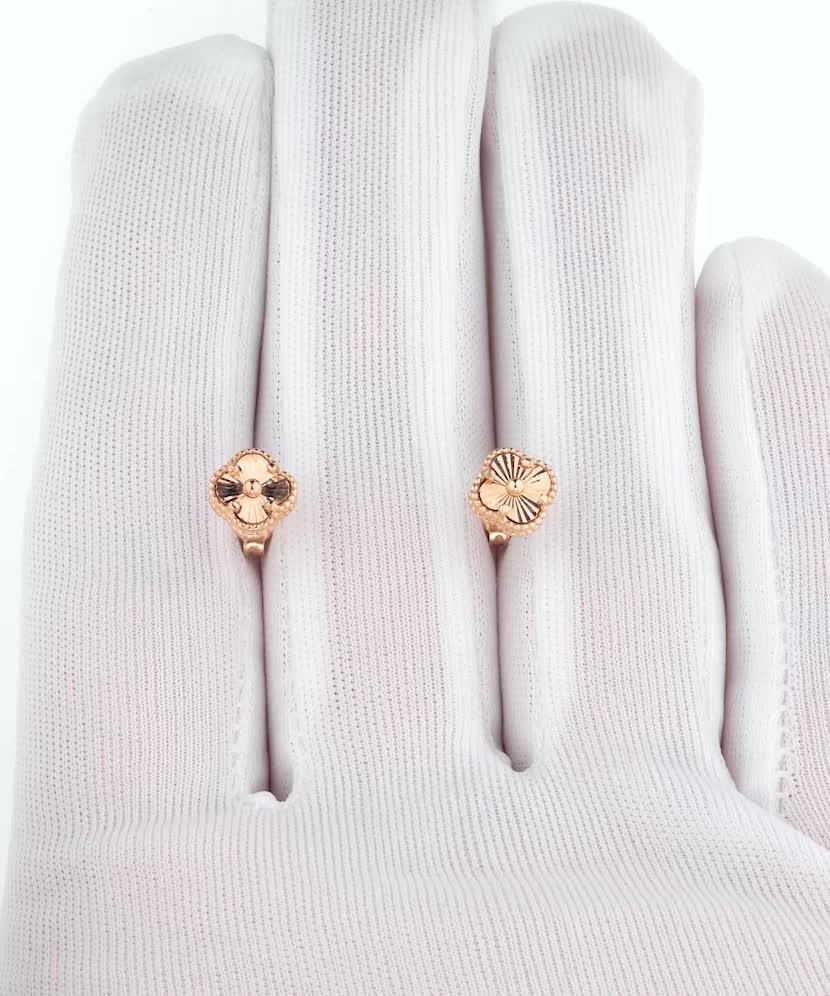 Kultaiset korvakorut