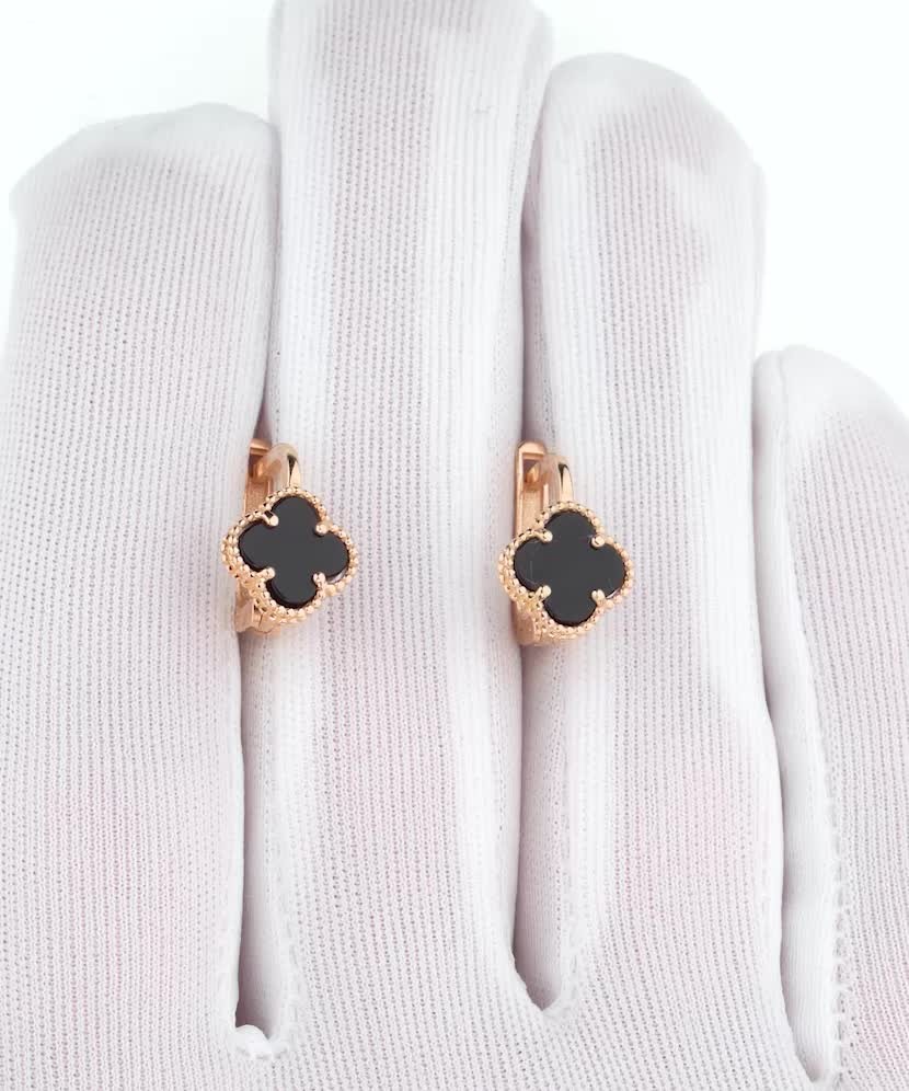 Gold earrings with enamel