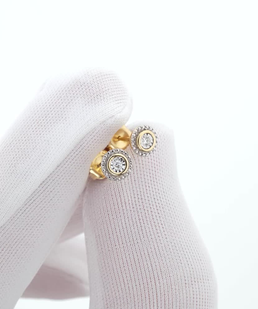 Yellow Gold earrings with diamonds