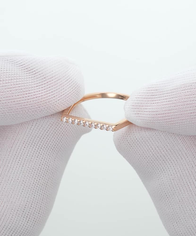 Kultasormus zirkoneilla