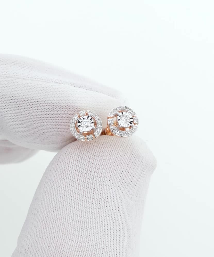 Gold earrings with diamonds