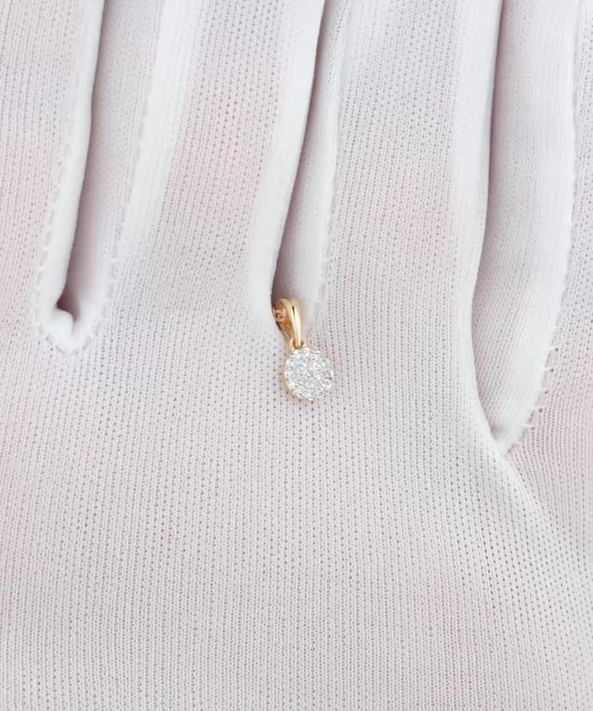 Yellow Gold pendant with diamonds