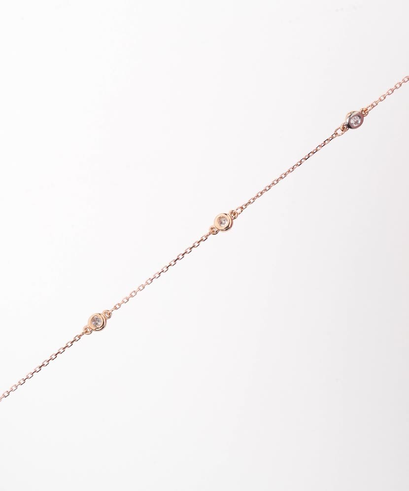 Gold bracelet with diamonds