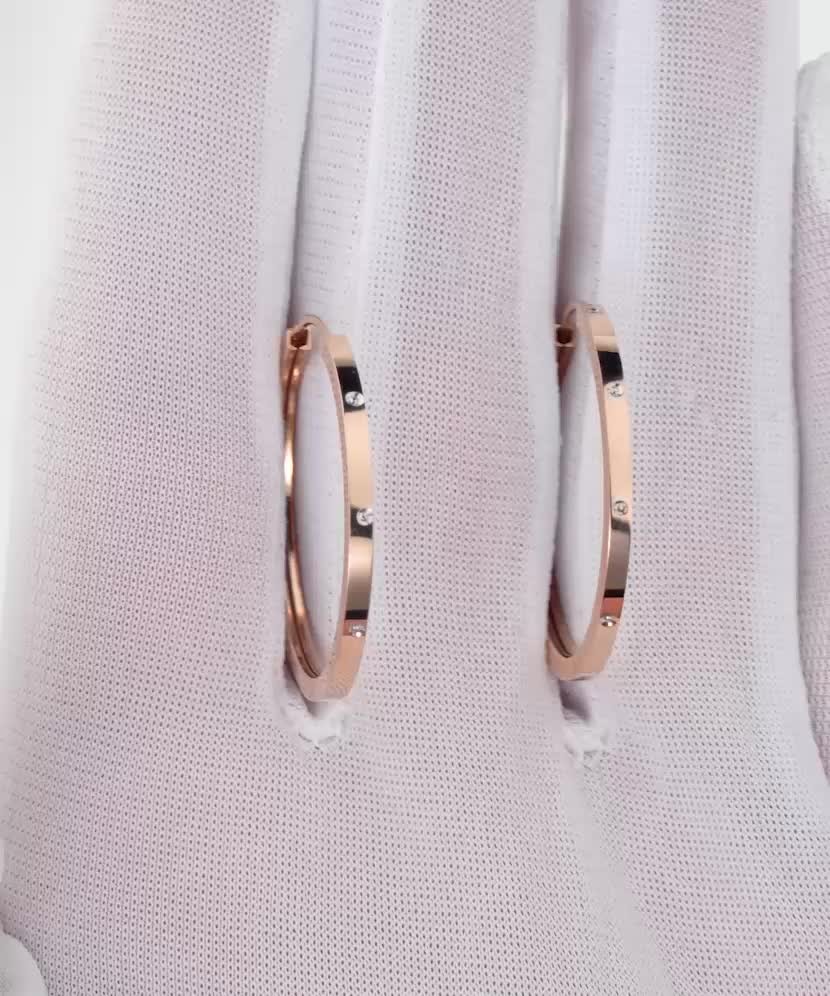 Gold hoop earrings 30mm