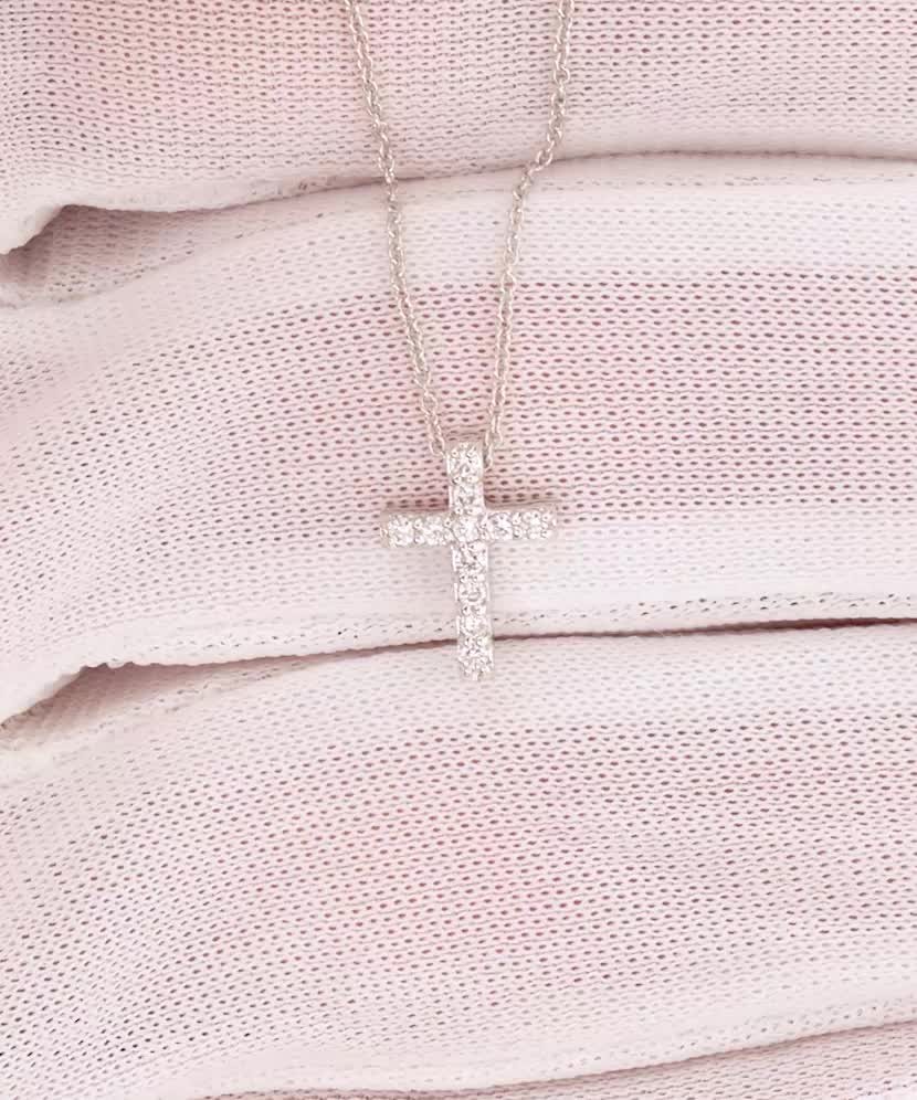 White Gold chain with diamond pendant