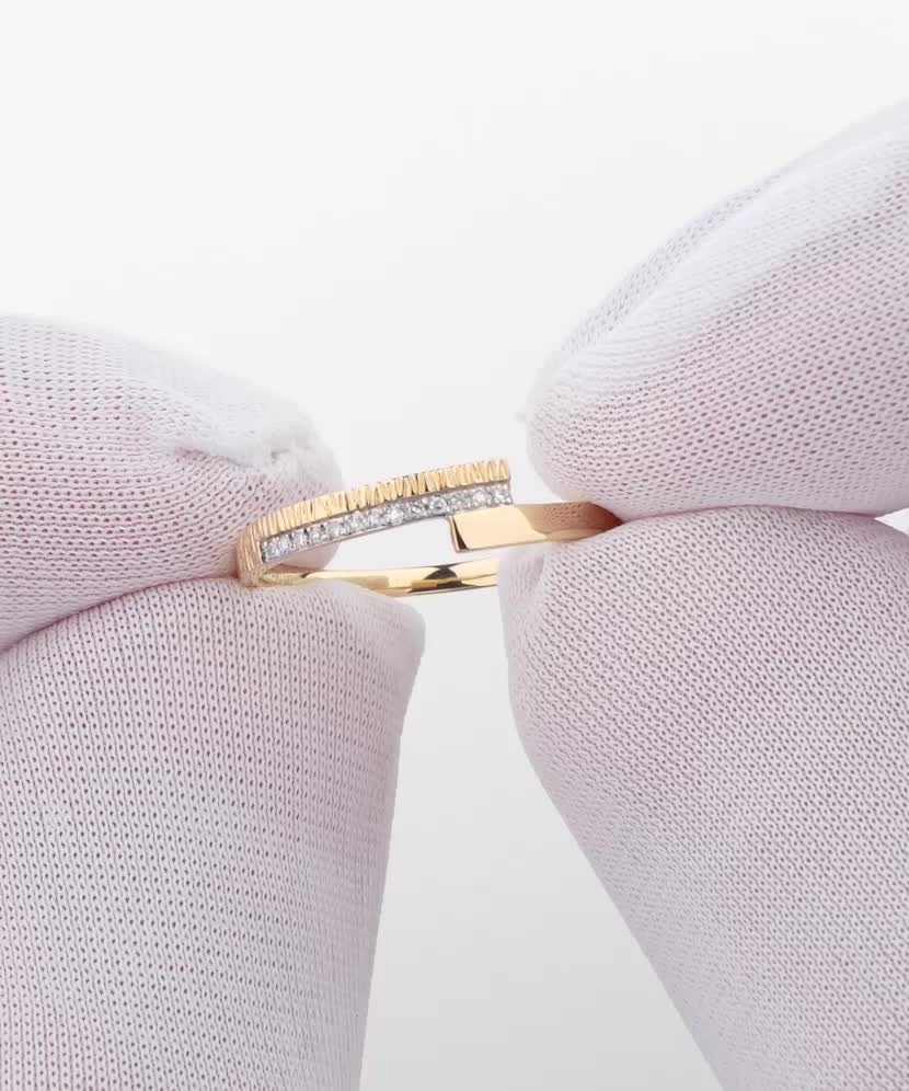 Yellow Gold ring with diamonds