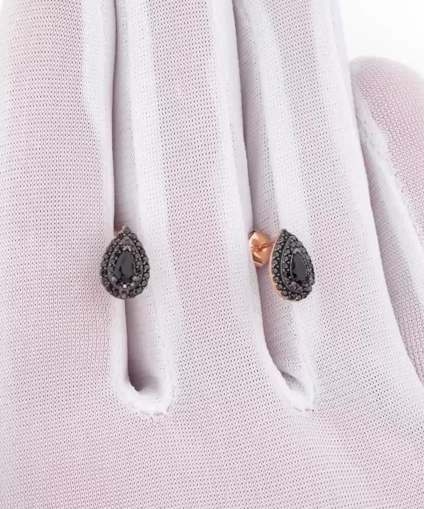 Kultaiset korvakorut zirkoneilla