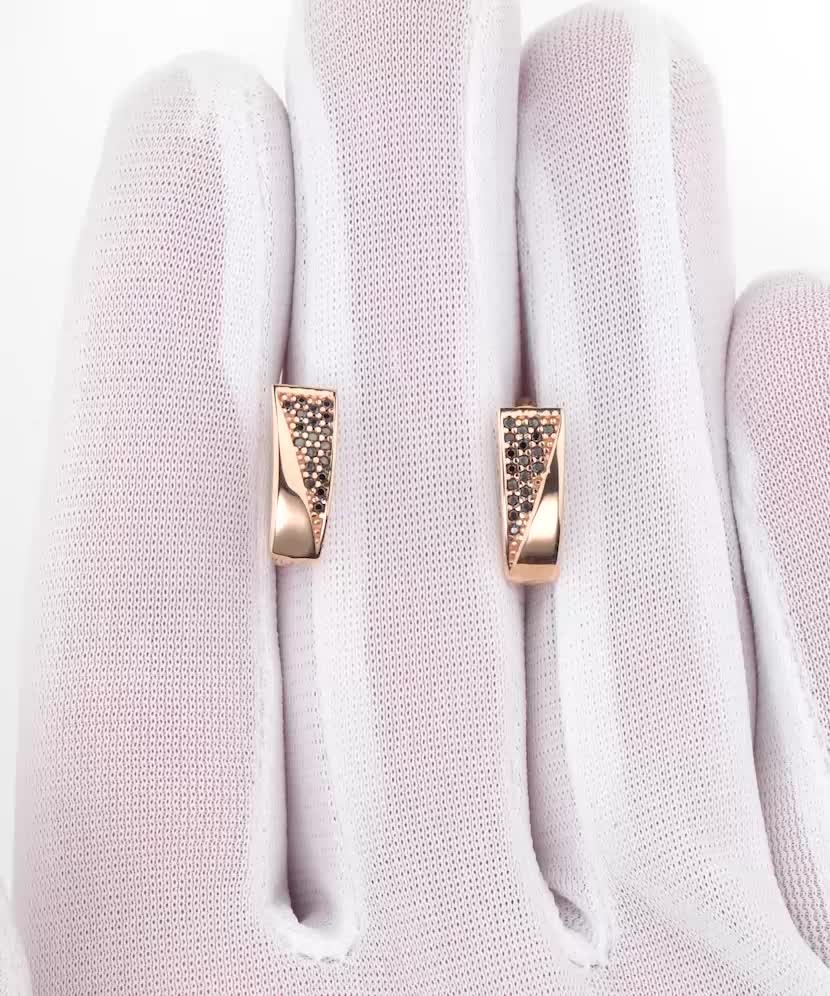 Gold earrings with zircons