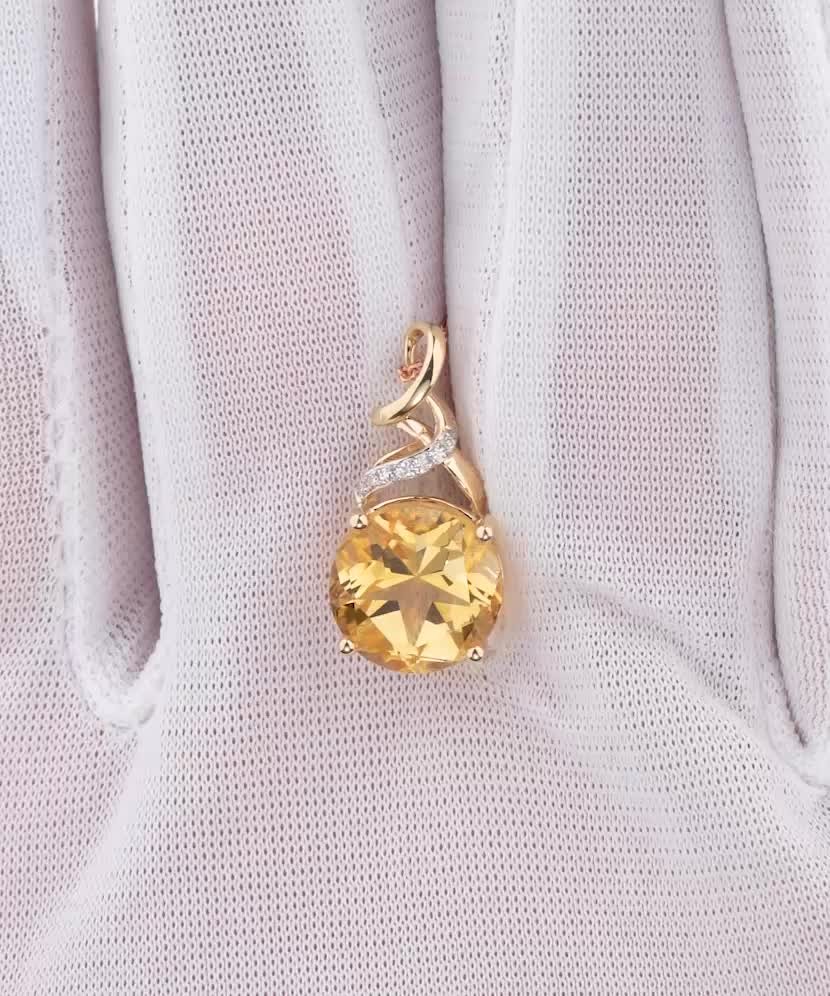 Yellow gold pendant with citrine and diamonds