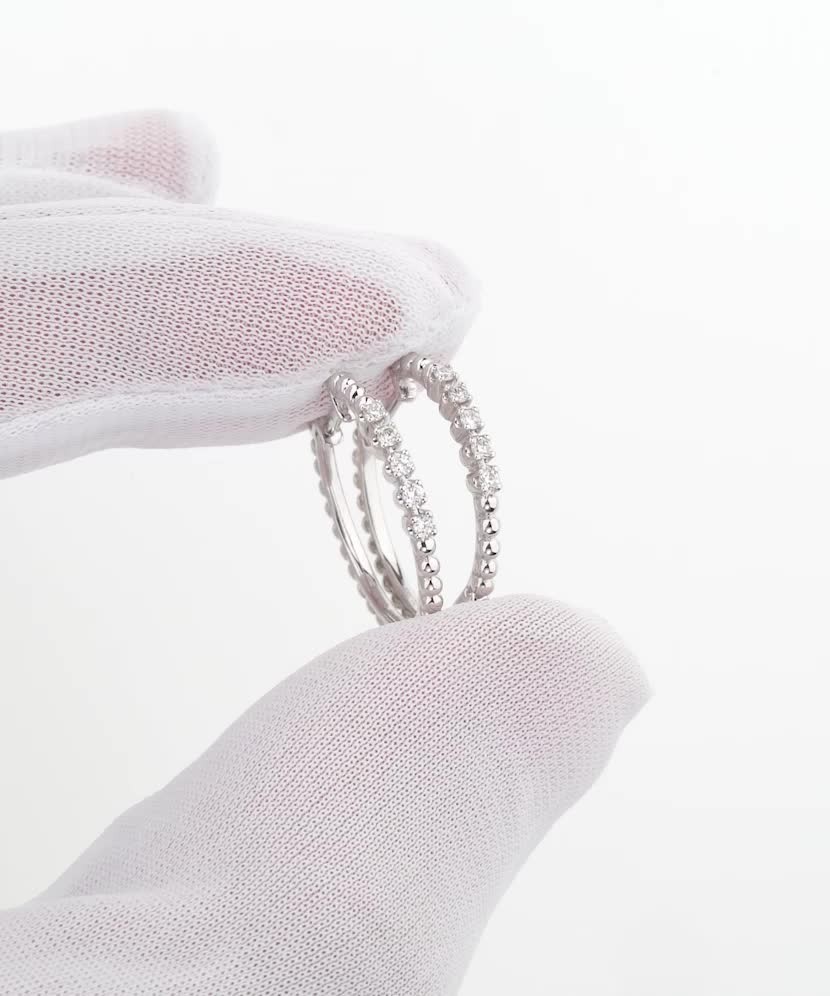 White Gold earrings with diamonds