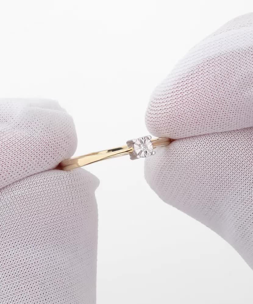 Yellow Gold ring with diamond