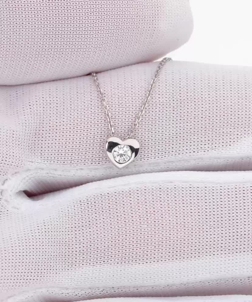 Kultaketju zirkonikoristetulla sydänriipuksella