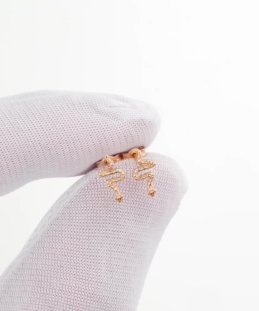 Kultaiset korvakorut