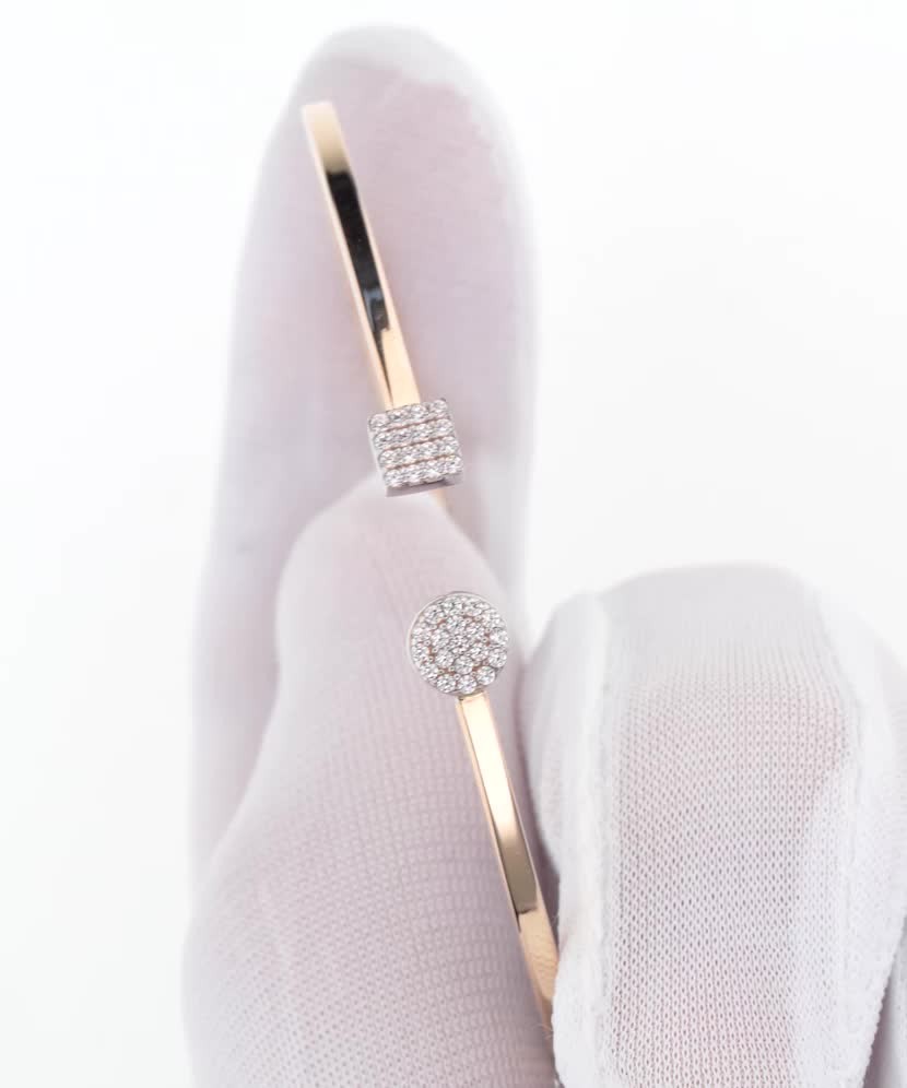 Kultainen rannekoru zirkoneilla