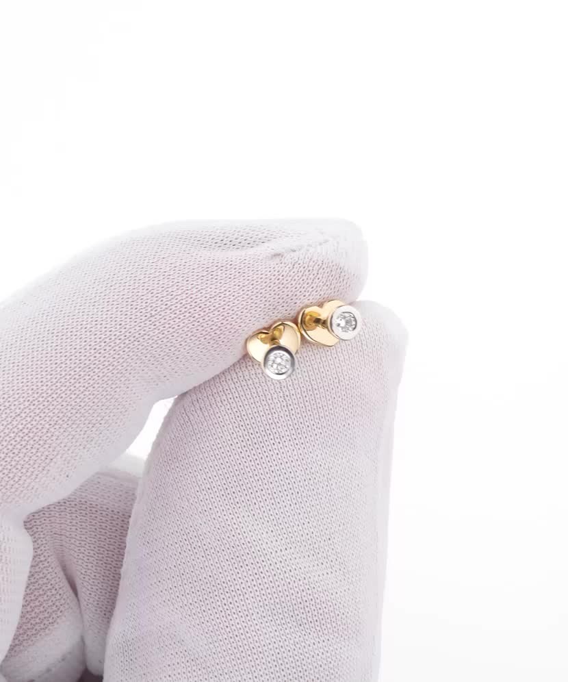 Yellow Gold earrings with diamonds