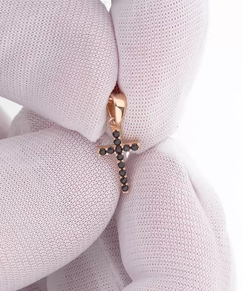 Kultainen riipus zirkoneilla "Ylittää"