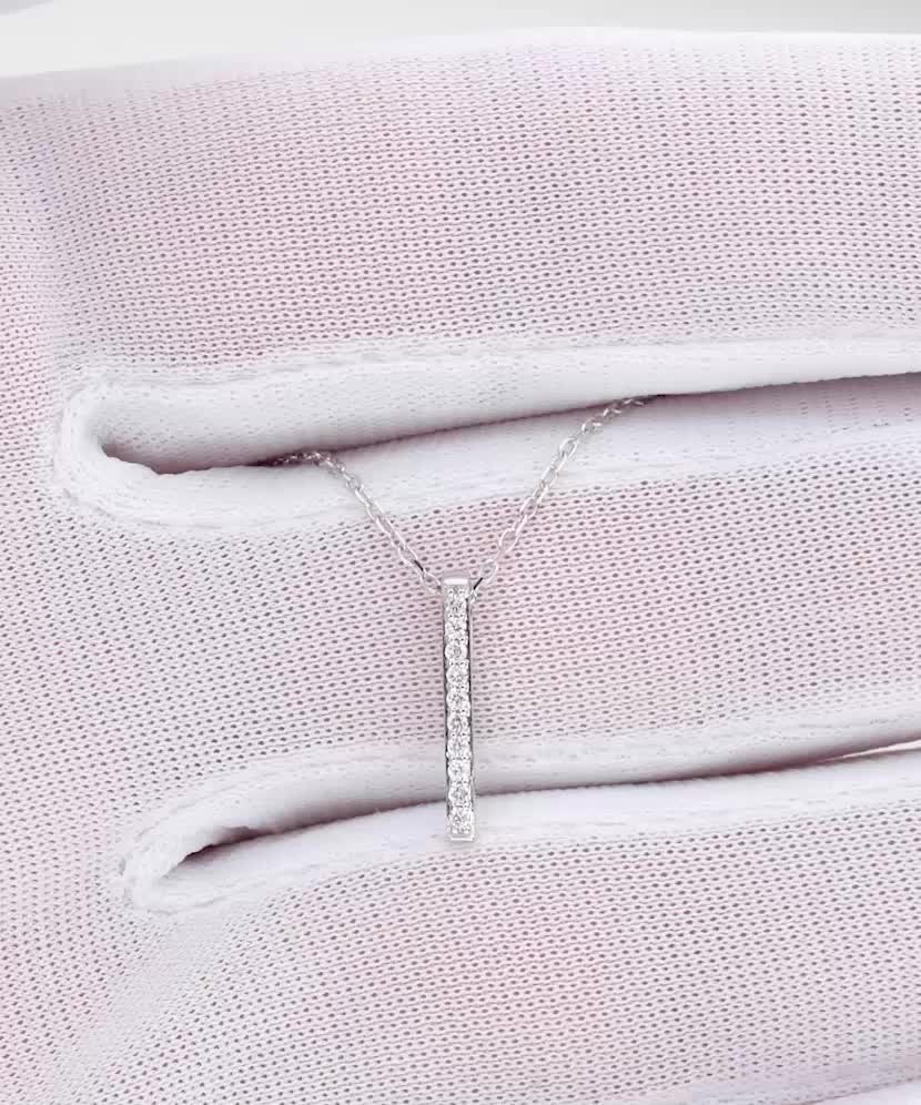White gold chain with diamond pendant