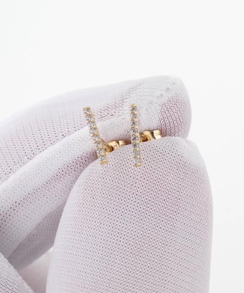 Yellow gold earrings with zircons