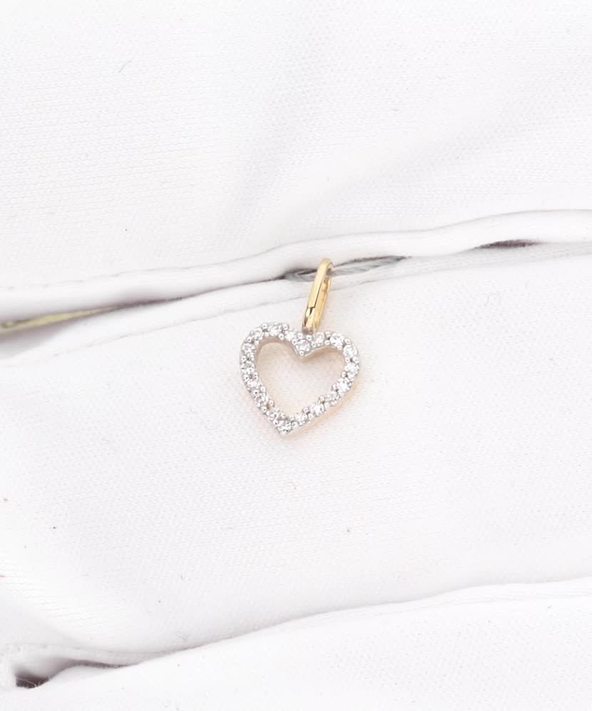 Yellow Gold pendant with diamonds