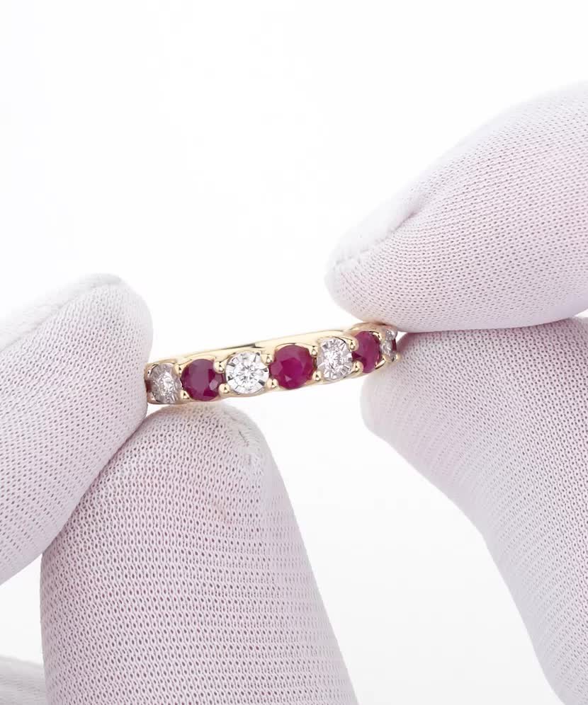 Yellow gold ring with diamonds and rubies