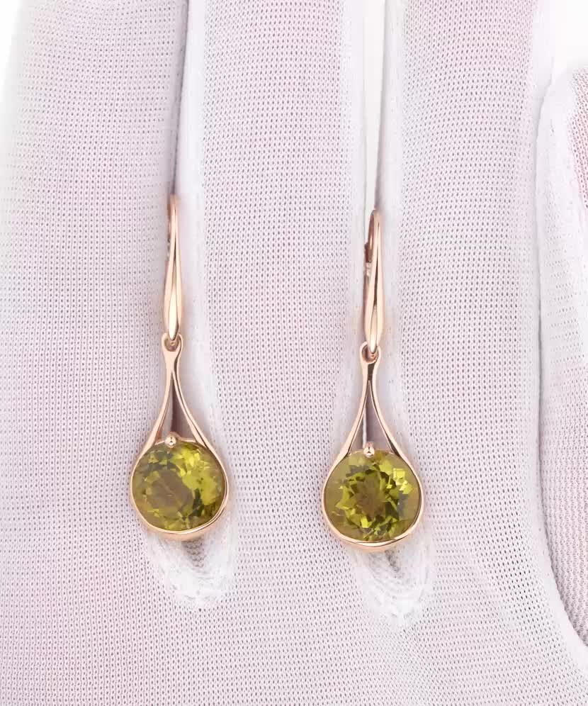 Gold earrings with green quartzes