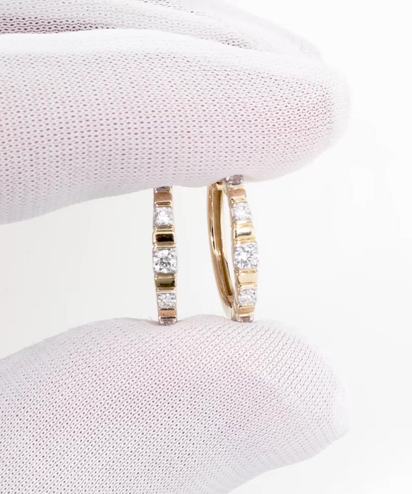 Yellow Gold earrings with diamonds