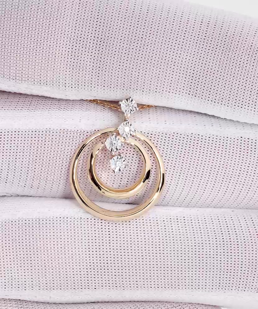 Yellow Gold pendant with diamonds