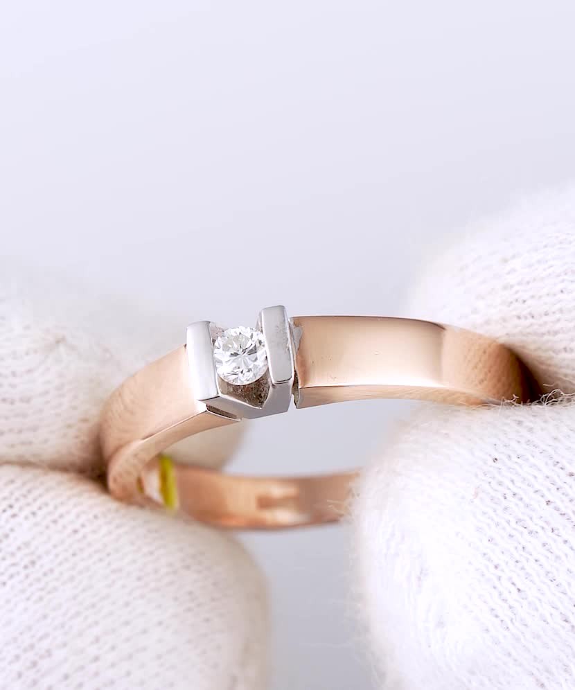 Gold ring with diamond 0,08ct