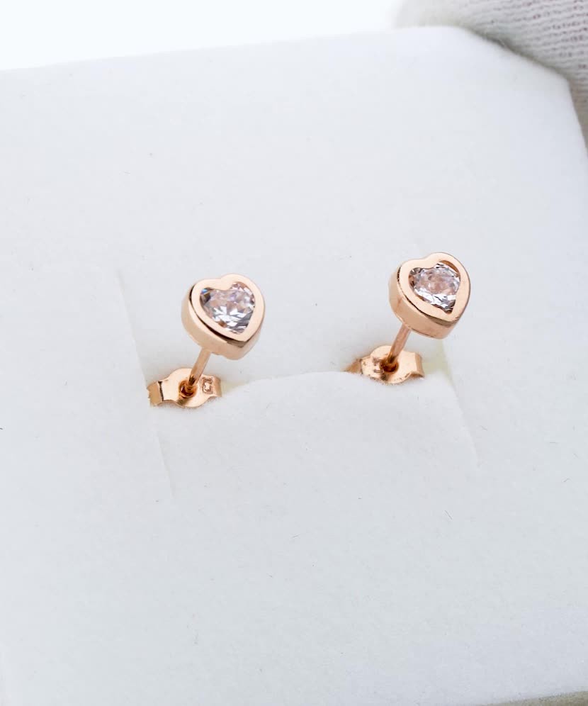 Gold earrings with zircons "heart"