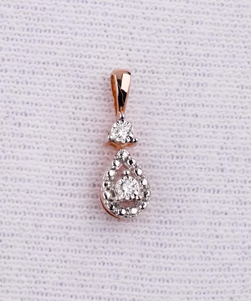 Gold pendant with diamonds