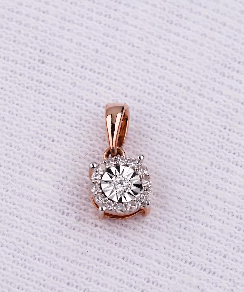 Gold pendant with diamonds