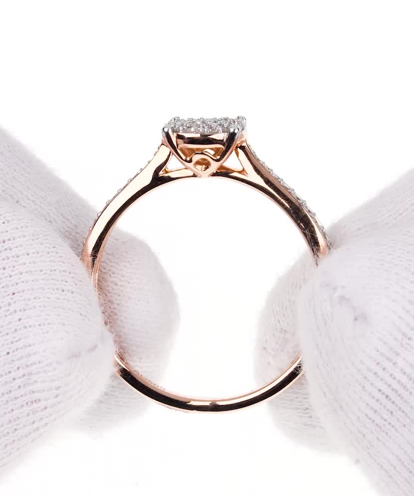 Gold ring with diamonds