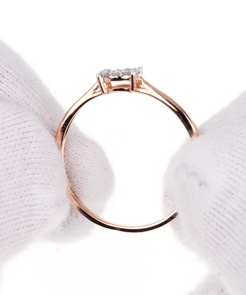 Gold ring with diamonds