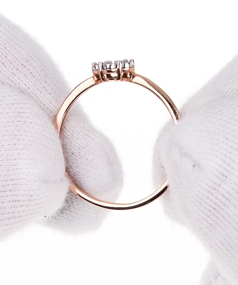 Gold ring with diamonds