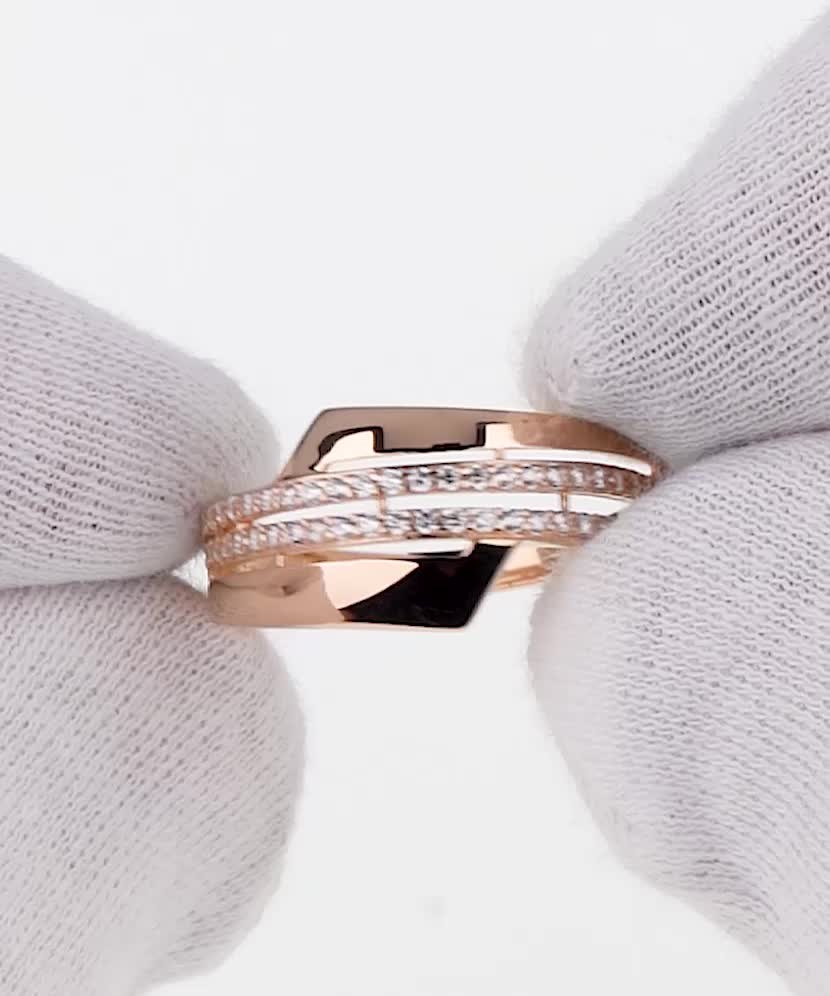 Gold ring with zircons