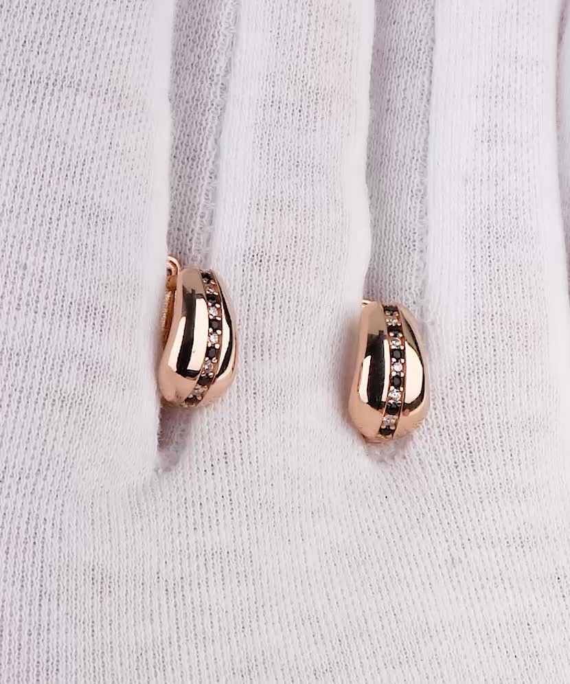 Gold earrings with zircons