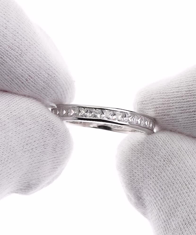 Sterling silver ring with zircons